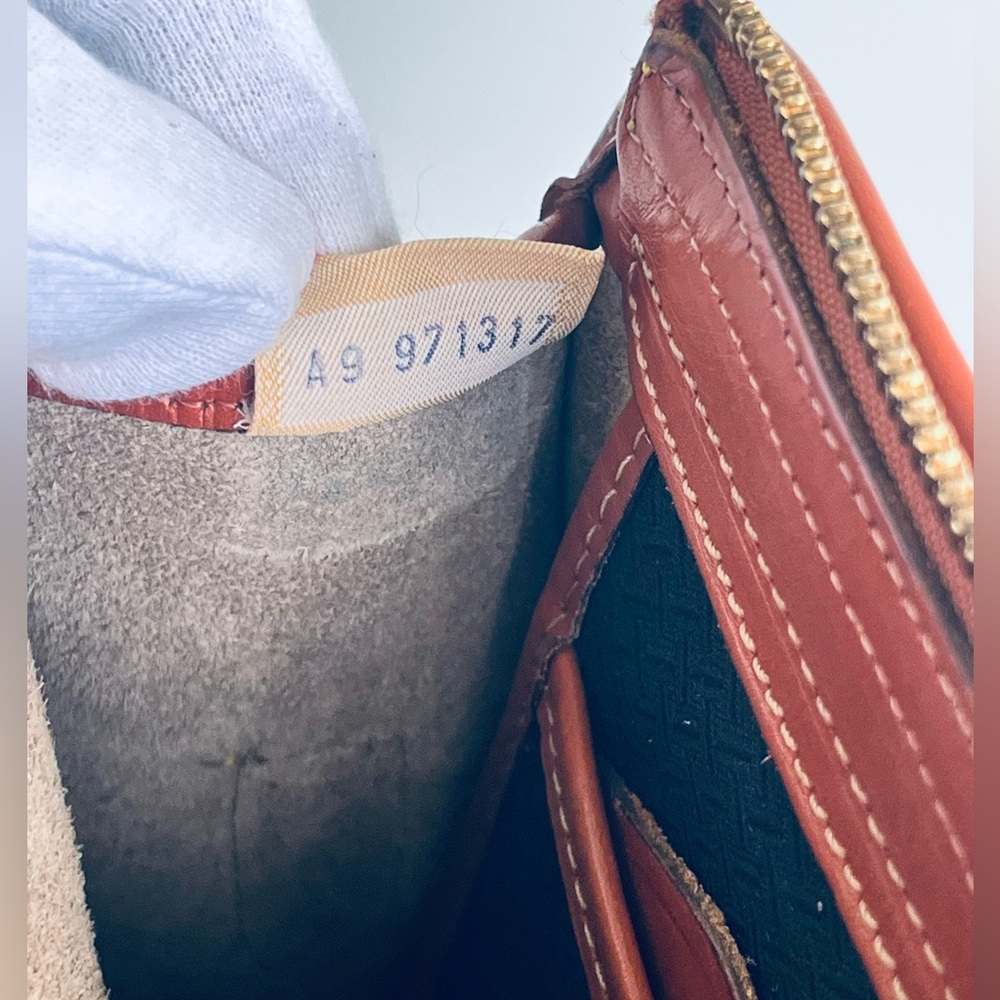 ♦️HOST PICK♦️VINTAGE DOONEY AND BOURKE SHOULDER BAG CRÈME WITH TAN TRIM - Picture 13 of 16